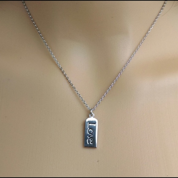 🔥🆕 Love Tag Charm and Silver Tone Necklace - Picture 2 of 4